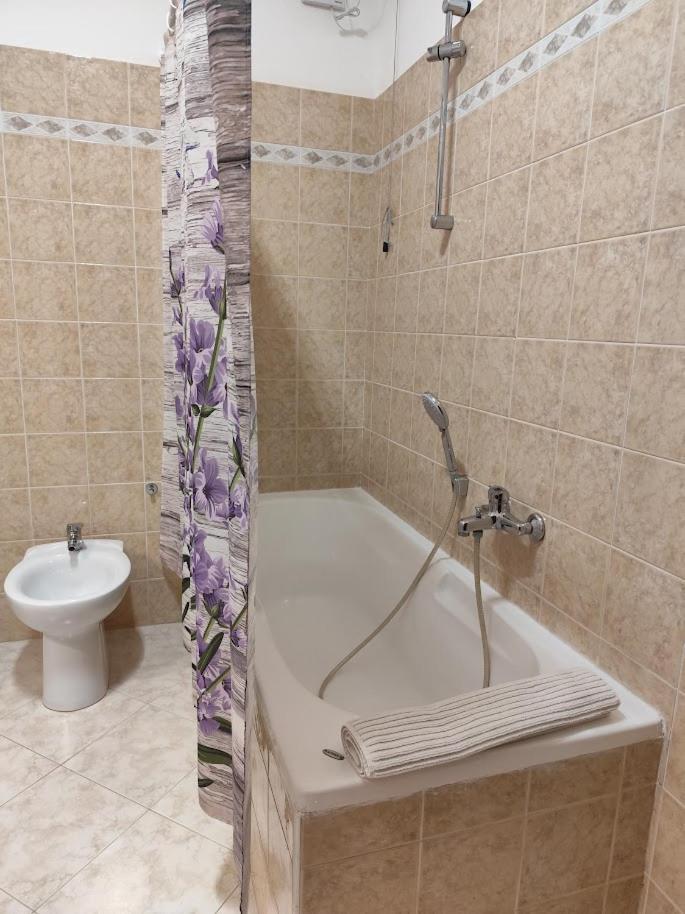 La Casa Di Giada, Appartamento In Villetta Con Aria Condizionata, Wi-Fi E Parcheggio Gratuito Poggi Exterior photo